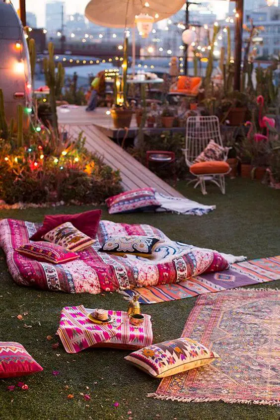 In this post you will see different approaches to what can be done with boho outdoor style furniture and décor ideas... For more go to backyardmastery.com