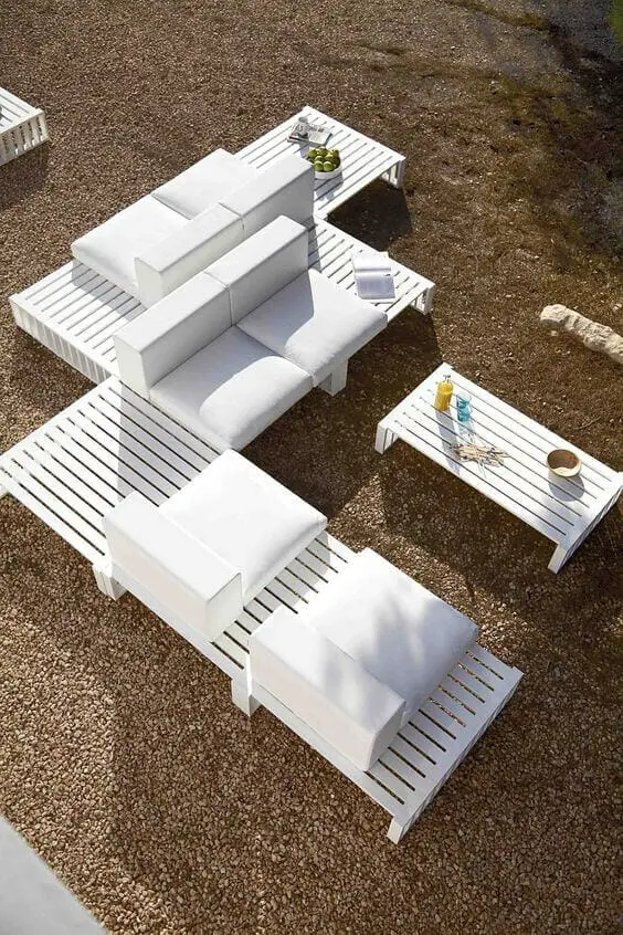 30 White Modern Outdoor Furniture Ideas for Your Yard