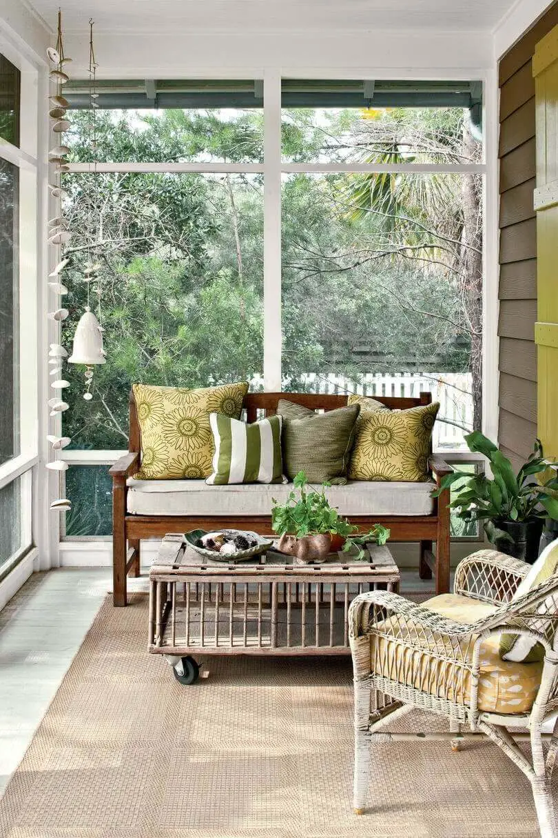 On this post, you can find different designs and details such as sofas, swings, or even fireplaces in screened in porch and patio examples, so we made sure you would have plenty of ideas to pick from.